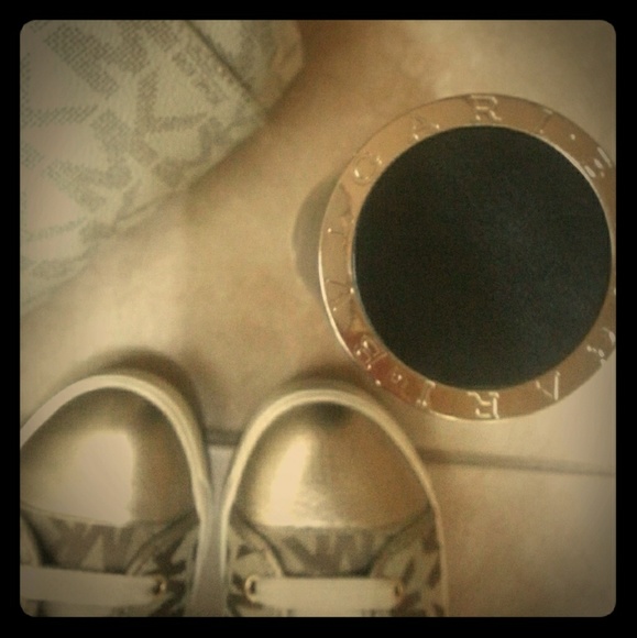 Meet your Posher, Alicia - Picture 1 of 1